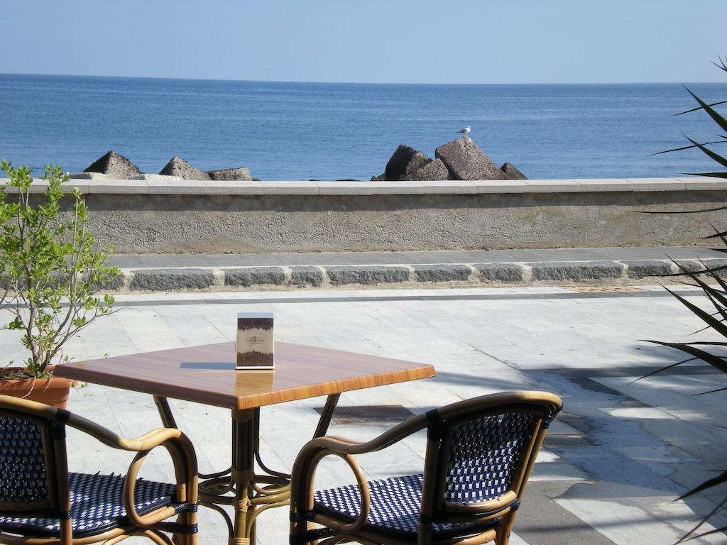 Il Delfino Hotel Santa Marina Salina Bagian luar foto